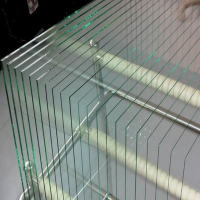Guter Preis Ultraweißes mittleres Aluminiumsilikatglas für den Bildschirmschutz von Kamerabildschirmen Online