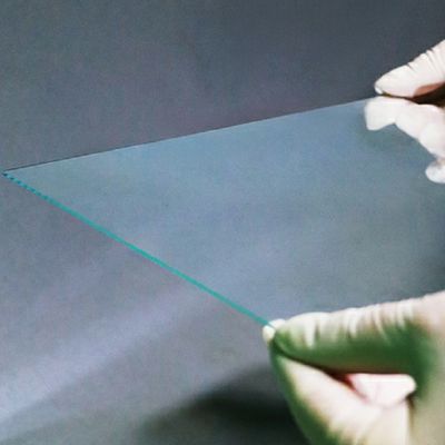Guter Preis Ultra-transparentes Rohglas mit mittlerem Aluminium-Silicat für Anti-Glare-Bildschirmschutz Online