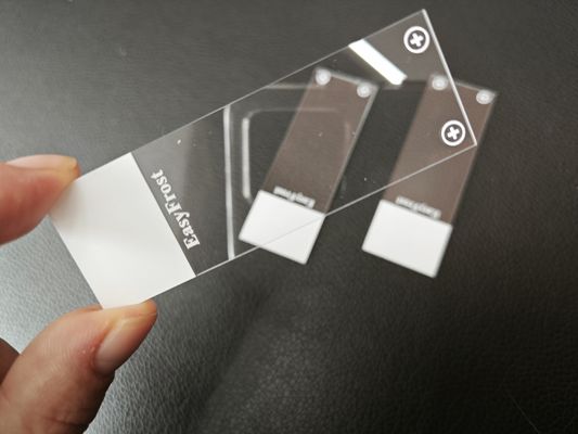 Guter Preis Ultraweißes Alumino-Silikat Floatglas Substrat für Objektträger 1,0 mm-1,2 mm Dicke DOL ≥500 MPa Online